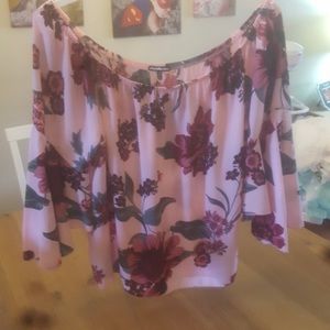 Cute Off the shoulder top!